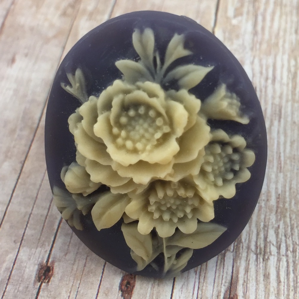 Wooden Cameo Rose Ring size 8